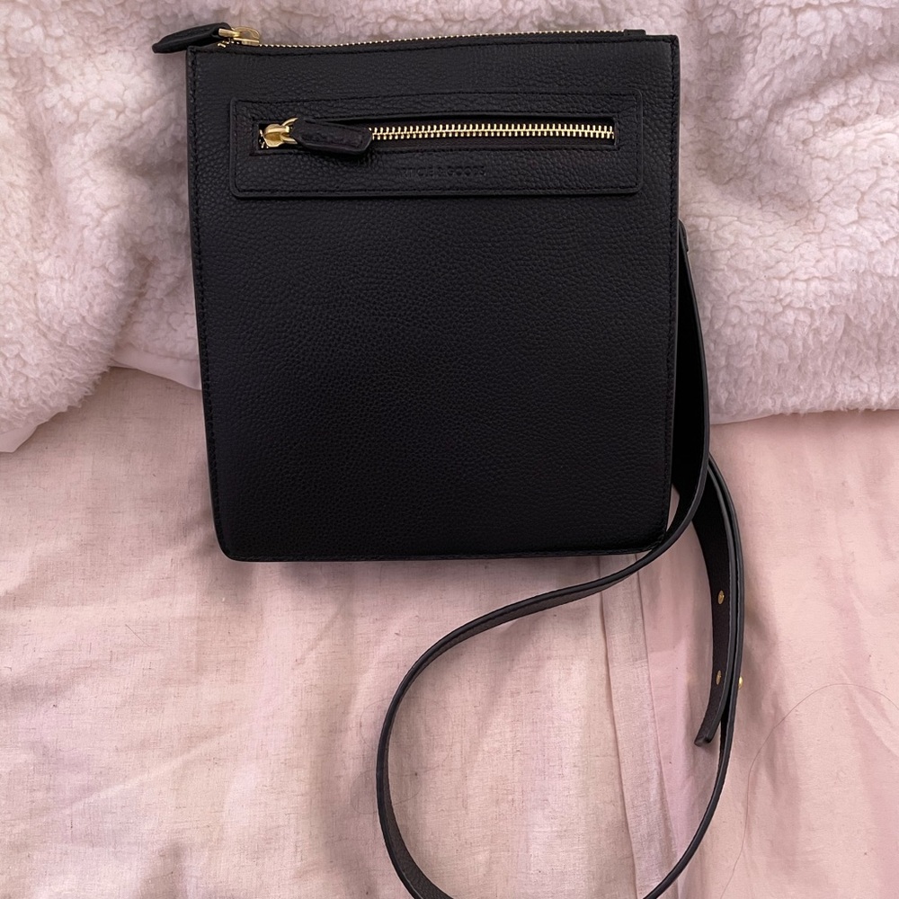 Article & Goods Slim Messenger Crossbody - No P1